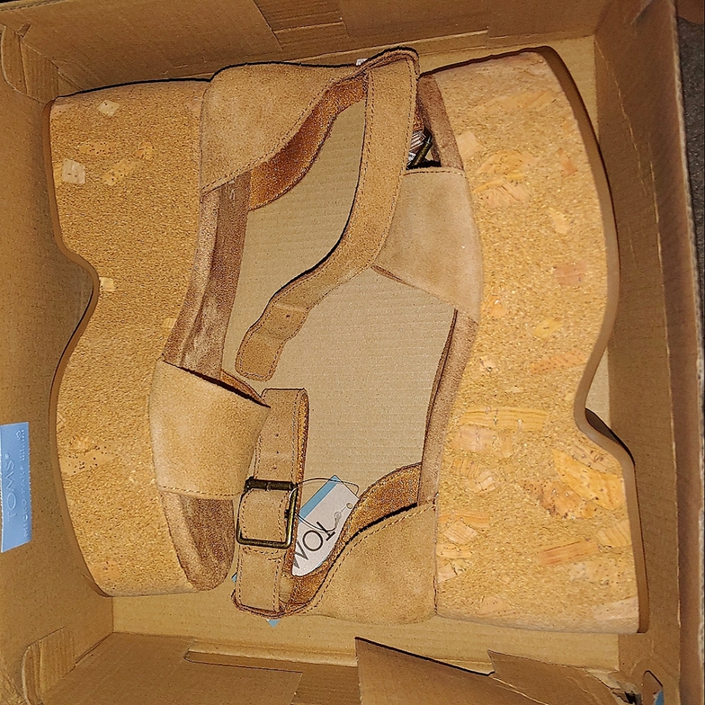 Laila Dune Suede Platform Sandals
